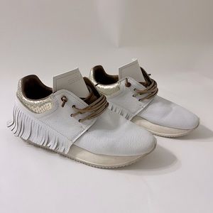 Esseutesse White Leather Fringe Sneaker - 37
